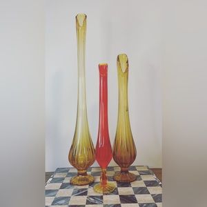 16” amber stretch swung vase